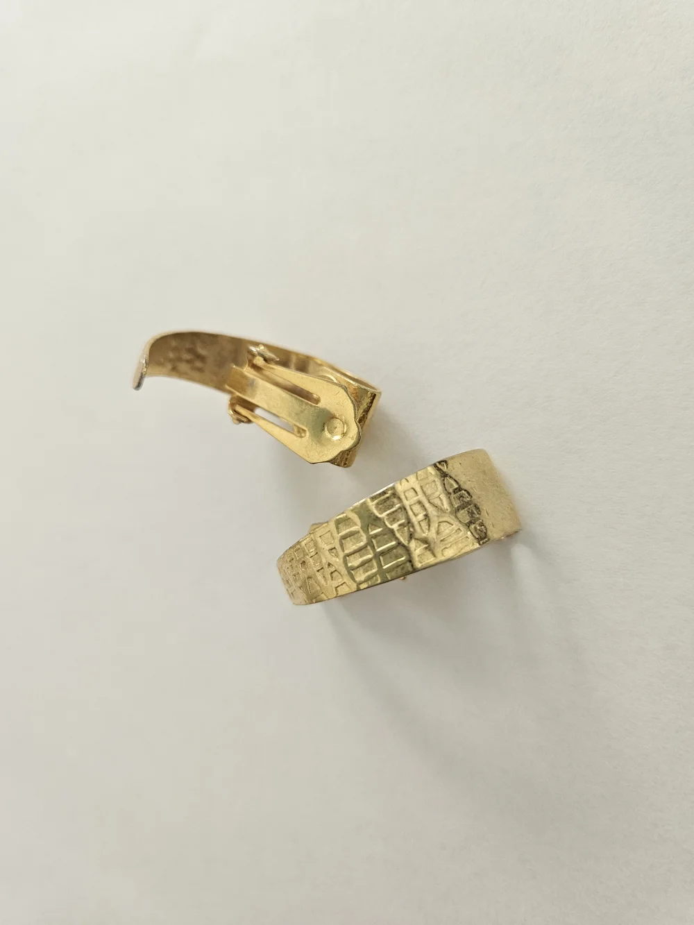 Vintage Gold Textured Clip Hoop Earrings 80s Retro Minimalist Feminine Work